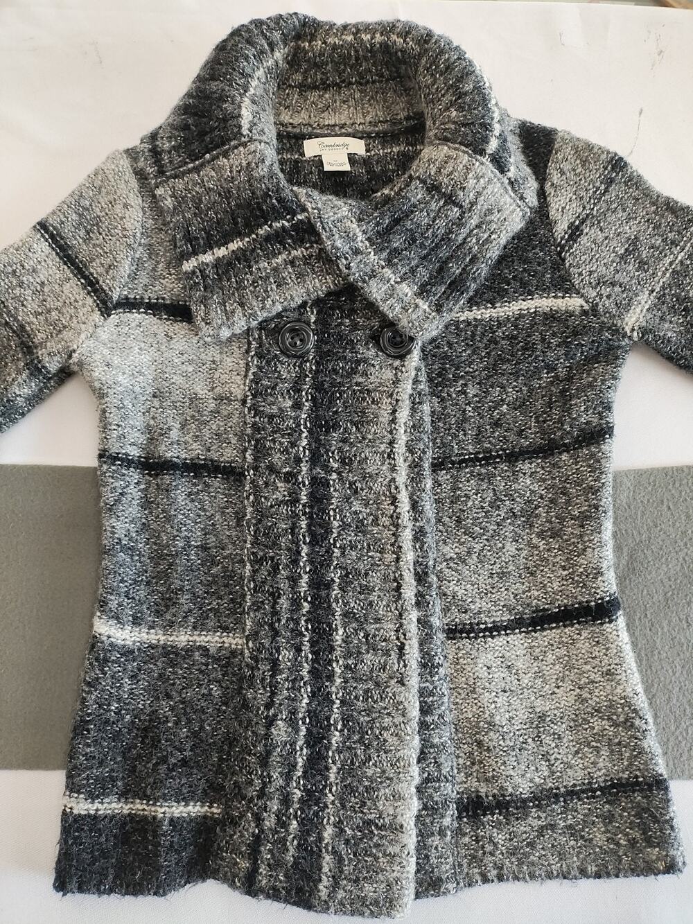 Cambridge Dry Goods Women’s Wool Cardigan Sweater Sz M Warm Fashionable